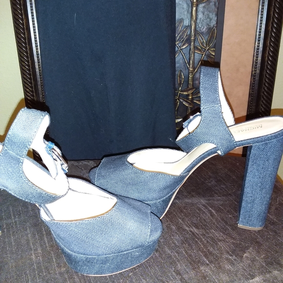 Michael Kors Shoes - Michael kors  Sandals